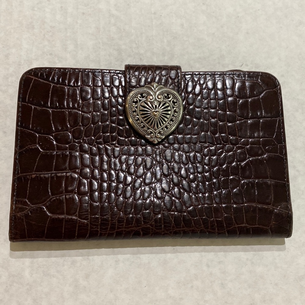 BRIGHTON Brown Croc Embossed Check Book Wallet